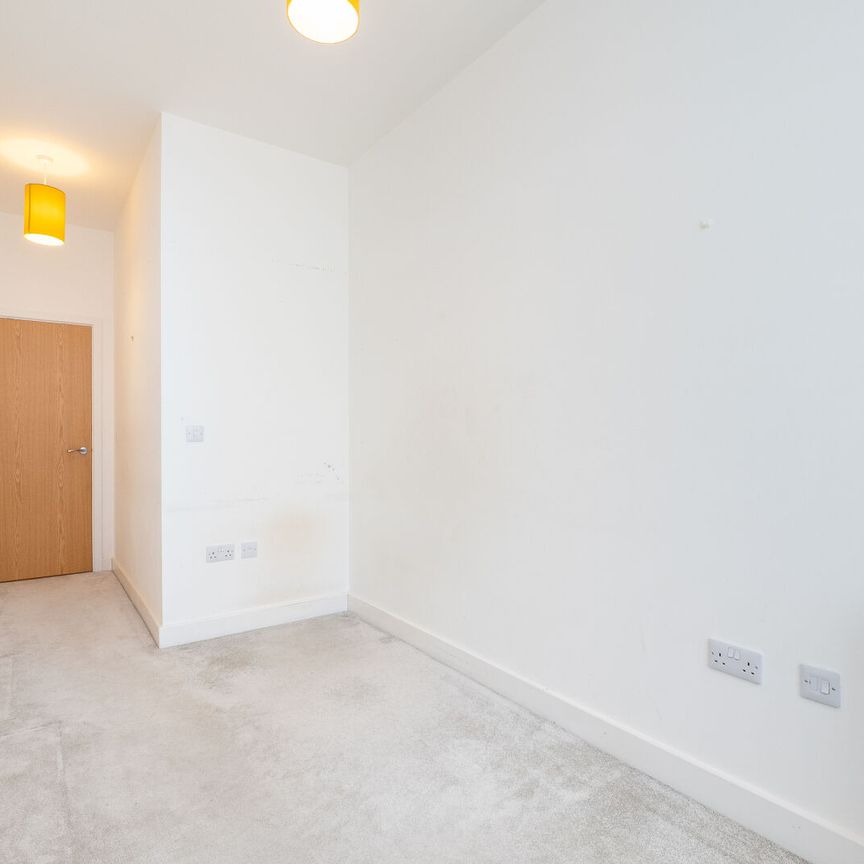 2 bedroom flat to rent, - Photo 1