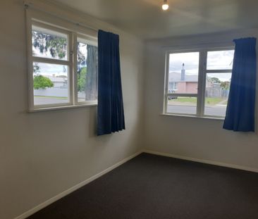 ARBROATH AVENUE, FLAXMERE - Photo 4