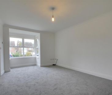 4 bedroom semi-detached house to rent - Photo 6