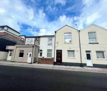 4 bedroom terraced house to rent - Photo 2