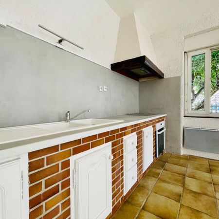 Appartement T3 de 70.39m² rez-de-chaussée en centre ville - Photo 3