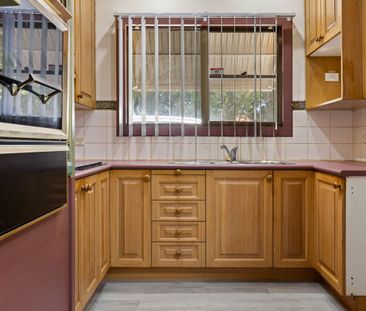 Cozy Two Bedroom Home - Photo 3