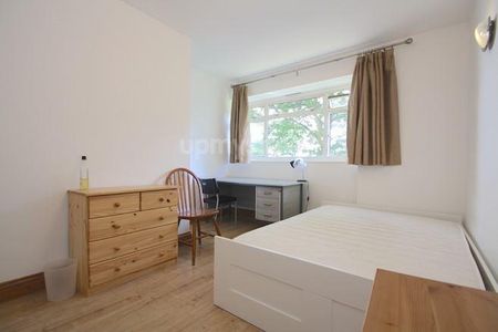 1 bedroom in a house share to rent - Photo 4