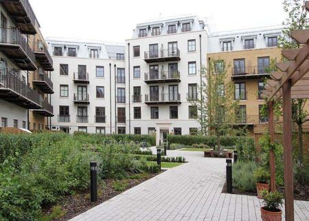 A third floor two bedroom, two bathroom apartment in this sought after development close to Highbury & Islington Station. - Photo 5