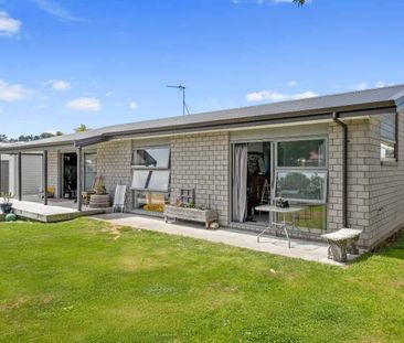 WHANGANUI EAST - 3 BEDROOMS - Photo 3