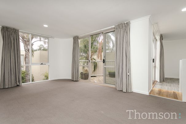 10/59-61 Ormond Esplanade ELWOOD - Photo 1