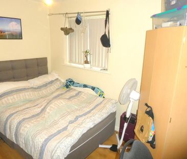 5 bedroom semi-detached house to rent - Photo 4