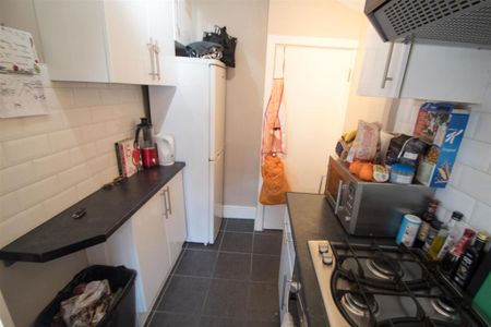 2 bedroom terraced house to rent - Photo 4