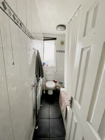 2 Bed - Photo 5
