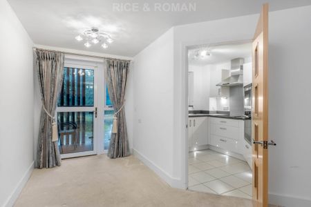 2 Bedroom Apartment, The Clockhouse – Guildford - Photo 5