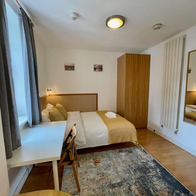 BILLS INCLUDED - Bright and modern studio apartment in Hammersmith, London W6 - Photo 1