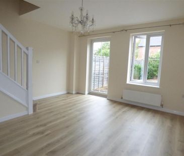 2 bedroom end of terrace house to rent - Photo 1