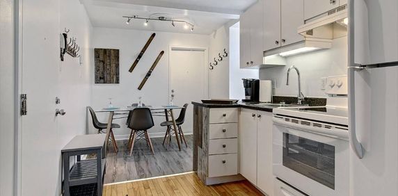 1ER DEC - Superbe 3 1/2 - meublé - tout compris - en plein ♥ du Vieux-Queébec - Photo 2