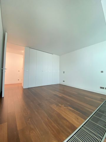 Excelente Apartamento T4 + 1 no Coração do Estoril | Vista Deslumbrante para o Mar - Photo 2