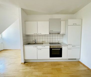 ++ZENTRALE LAGE++ Helle 2-Zimmer-Wohnung mit Schlossbergblick - Photo 4