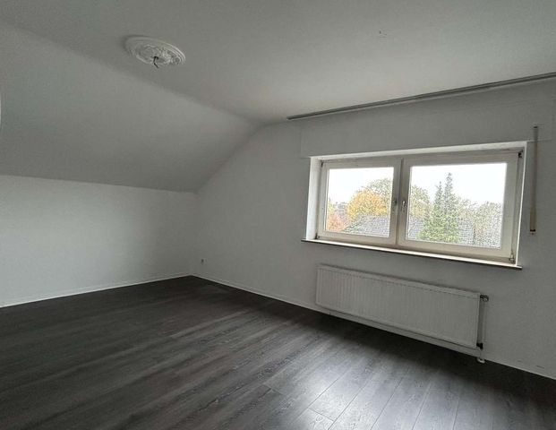 Helle und geräumige 4-Zimmer-Wohnung im Dachgeschoss – Ihr neues Zuhause in Dorsten - Foto 1