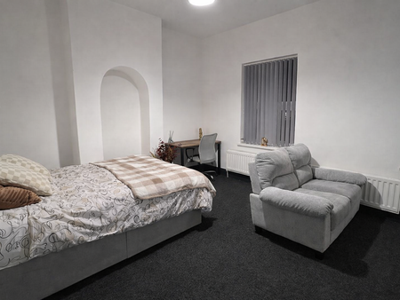 Boughey Road Room 1 - Photo 5