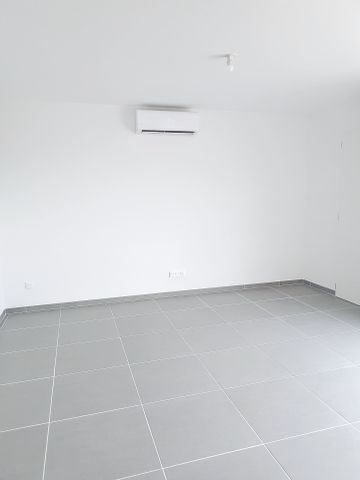 SUR BOLLENE T2 MEUBLE CLIM + TERRASSE + PARKING - Photo 3