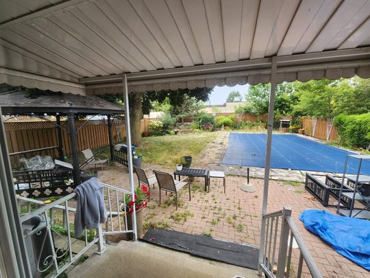 For Lease - 390 Gibbons Street Unit# Main, Oshawa, Ontario - Photo 1