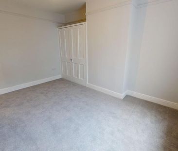 4 bedroom semi-detached house to rent - Photo 4