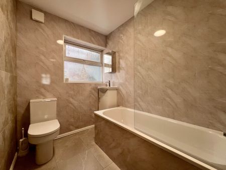 Guide Price £1,900 pcm - Available Now - Part Furnished - Photo 5