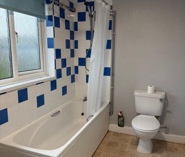 3 bedroom flat to rent - Photo 6