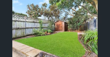 Charming Victorian Haven with Style - Photo 4