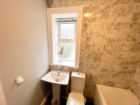 2 bedroom terraced house to rent - Photo 5