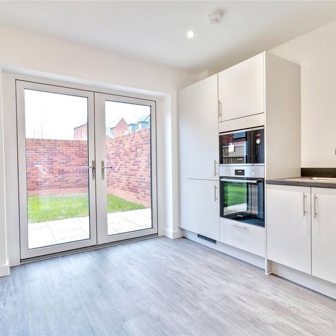 3 bedroom semi-detached house to rent - Photo 1