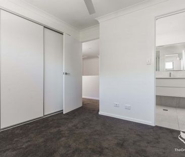 Near New 4 Bedroom Townhouse - Photo 6