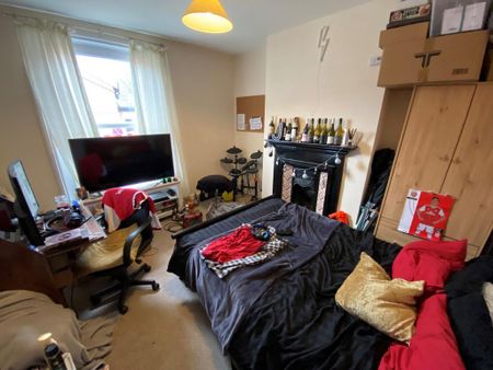 4 bedroom terraced house to rent - Photo 2