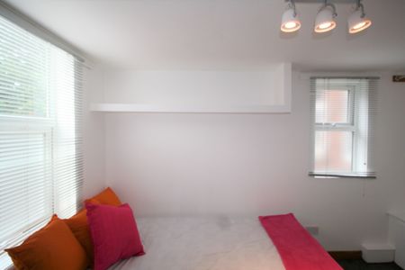 7 Bed Terraced House, Moseley Road, M14 - Photo 5