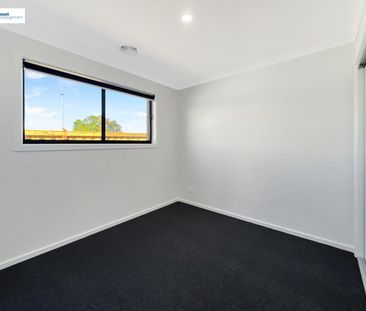Brand New 4 Bedroom House With Ducted Reverse Cycle AC throughout. - Photo 1
