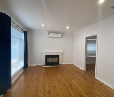 Charming, Freshly Painted Home. - Photo 1