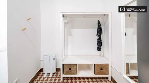 Room in a shared 7-bedroom apartment for rent in La Xerea - Foto 1