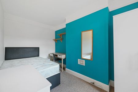 6 Bed Student Accommodation - Photo 4