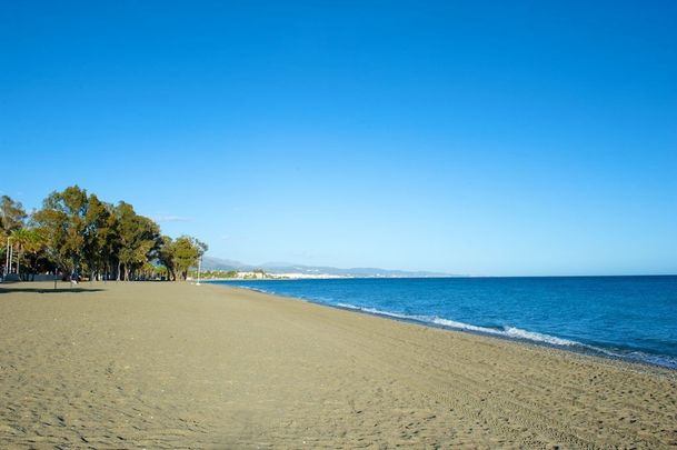 Apartamento en alquiler en San Pedro de Alcántara - Photo 1