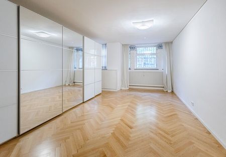 Exklusive Altbau-Wohnung mit Garten in besonders begehrter Wohnlage - Photo 5