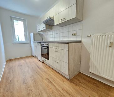 Schöne Wohnung in sehr schöner Lage mit Einbauküche - Foto 3