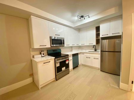 For Lease - 993 Bloor Street Unit# 202, Toronto, Ontario - Photo 5