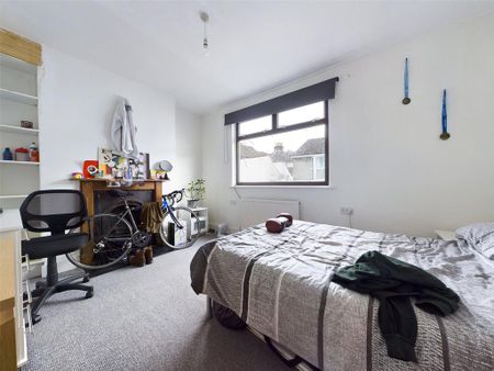 4 bedroom terraced house to rent - Photo 5