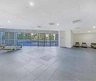 ELEVATED 7TH FLOOR RESTORT STYLE LIVING IN THE HEART OF CASTLE HILL - Photo 2