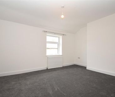4 bedroom terraced house to rent - Photo 4