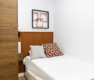 Carrer de Muntaner, Barcelona, Catalonia 08021 - Photo 1