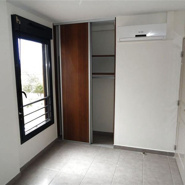 Location Appartement 3 pièces 62m² ST DENIS 97490 - Photo 1