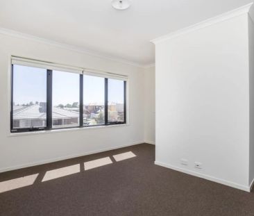 Modern 3-Bedroom Apartment in Sought-After Harpley Estate - Photo 2