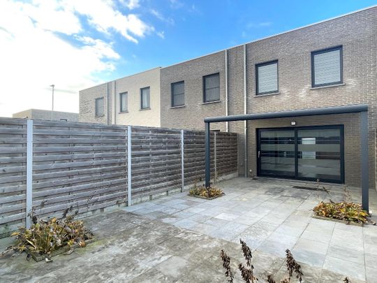 Mooie woning met 3 slaapkamers, carport en fietsenberging! - Foto 1