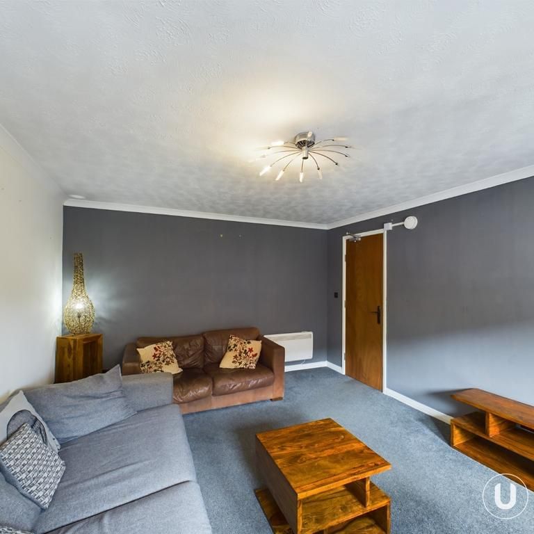 3 bedroom apartment to rent - Photo 1