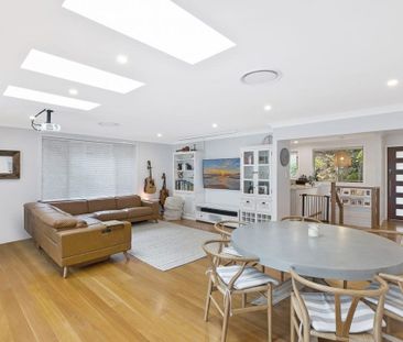 POTENTIAL DUAL LIVING! - ACCESS OFF ROMA CLOSE - Photo 3