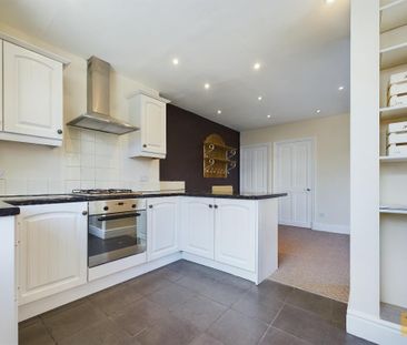 2 bedroom semi-detached house to rent - Photo 4